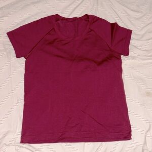 MAROON LULULEMON ATHLETICA SHIRT ♥️